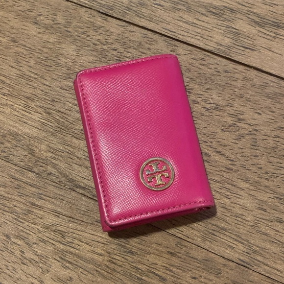 tory burch 6 key holder
